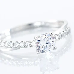 Histoire d'Or Bague Solitaire Kanel Or Blanc Oxyde De Zirconium