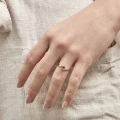 Histoire d'Or Bague Tamyra Serti Couteau Or Jaune Saphir