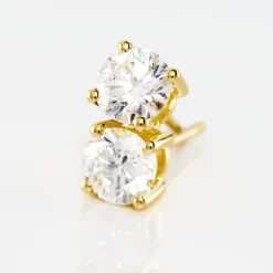 Histoire d'Or Boucles D'oreilles Puces 4 Griffes Or Jaune Diamant Synthetique