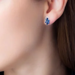 Histoire d'Or Boucles D'oreilles Puces Bouquet Or Blanc Saphir Et Diamant