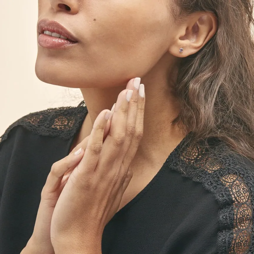 Boucles D'oreilles Puces Edy Serti Clos Or Blanc Amethyste-Histoire d'Or Sale