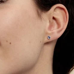 Histoire d'Or Boucles D'oreilles Puces Edy Serti Clos Or Blanc Saphir