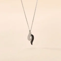 Histoire d'Or Collier Sculptural Or Blanc Diamant